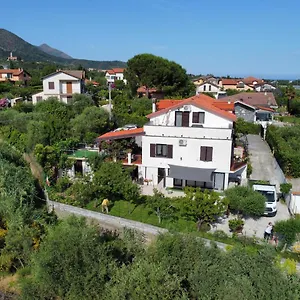 https://villa-marco-aurelio.hotelitalianriviera.com